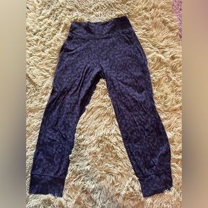 Lululemon cropped joggers